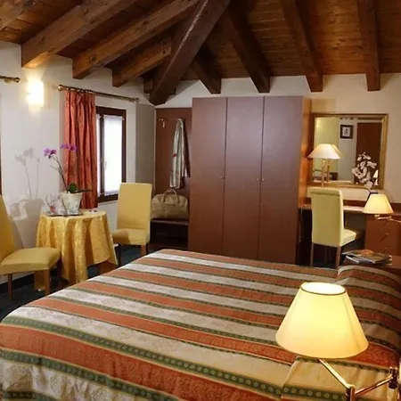 Antico Moro Hotel 3*