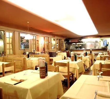 安蒂科摩洛酒店
