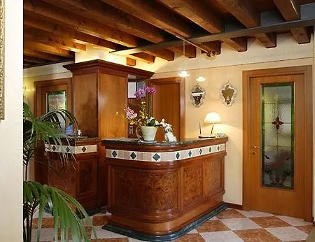 Hotel Antico Moro 3*