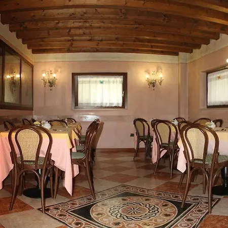 Hotel Antico Moro 3*