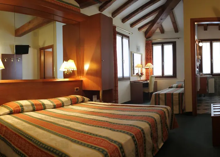 Hotel Antico Moro 3*