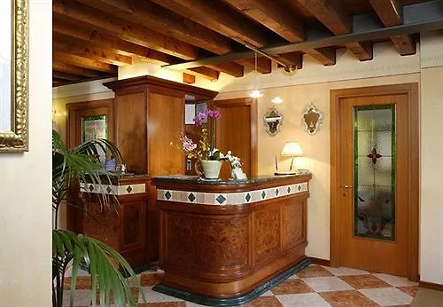 Hotel Antico Moro 3*