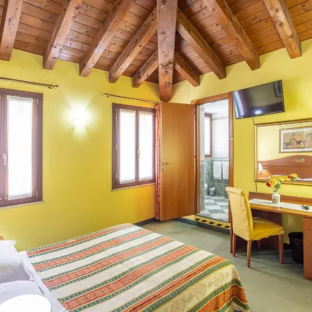 Hotel Antico Moro 3*